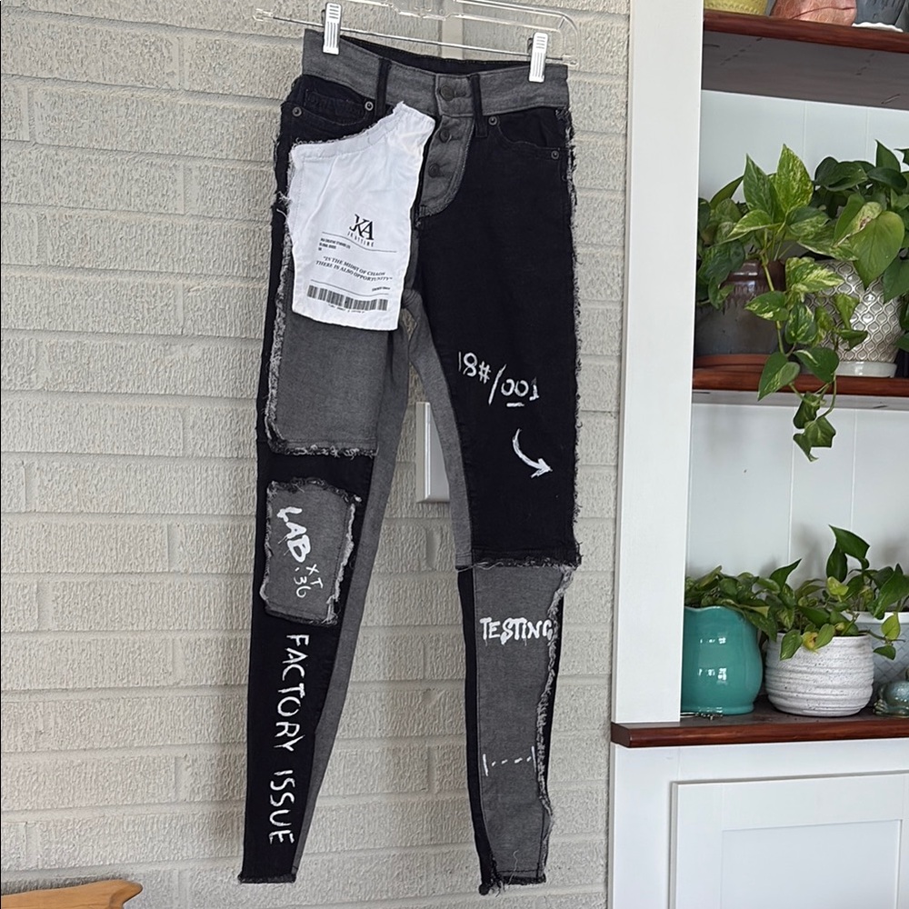JK Attire Womens Black US 2 UK6 Testing Reverse Inside Out Graffiti Skinny Jeans